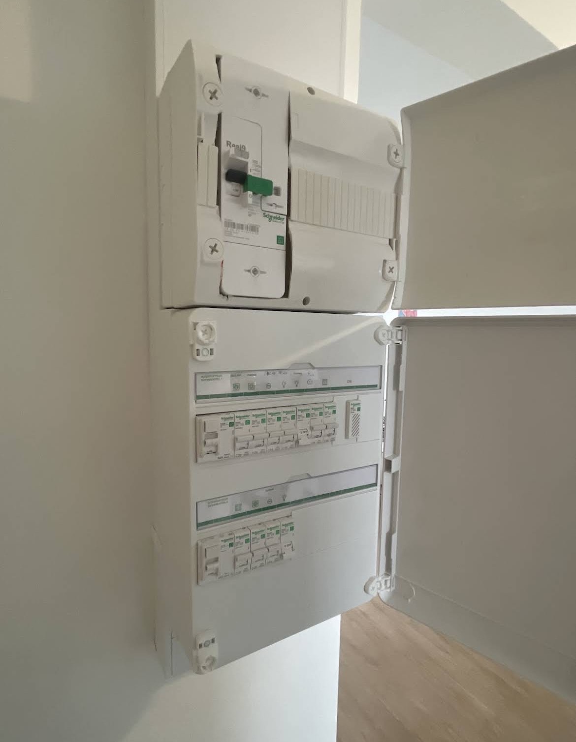 Courant Direct | Dépannage électrique | 24h/7j