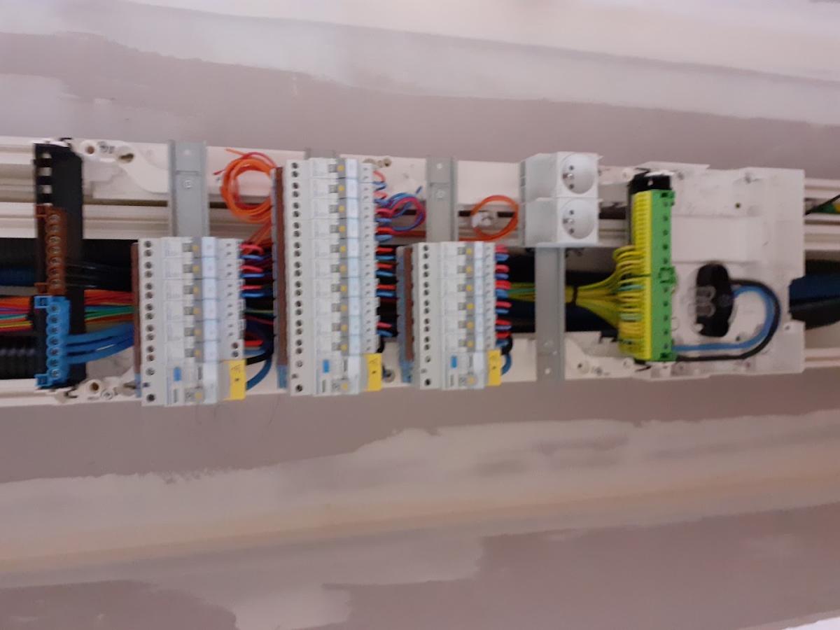 AME Electricité - Électricien à Igé