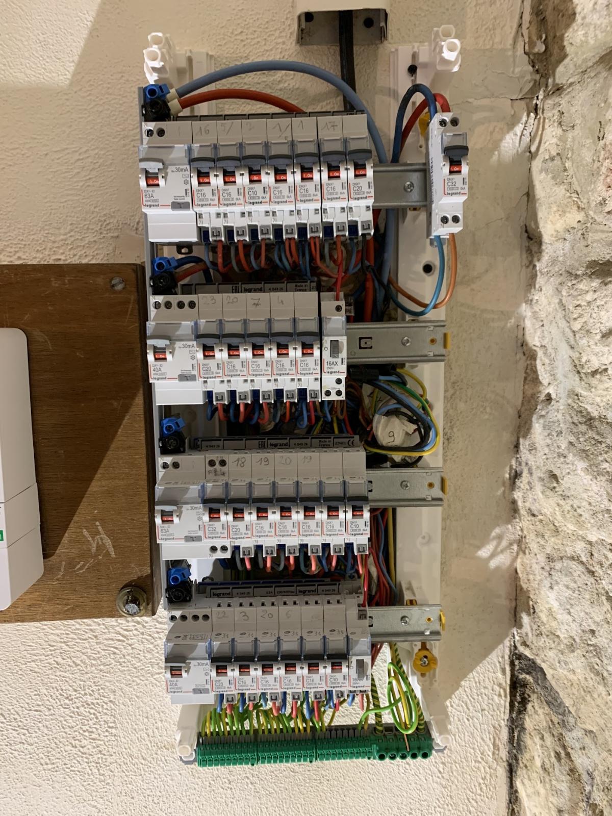 DT Instal Services - Électricien à Laffaux