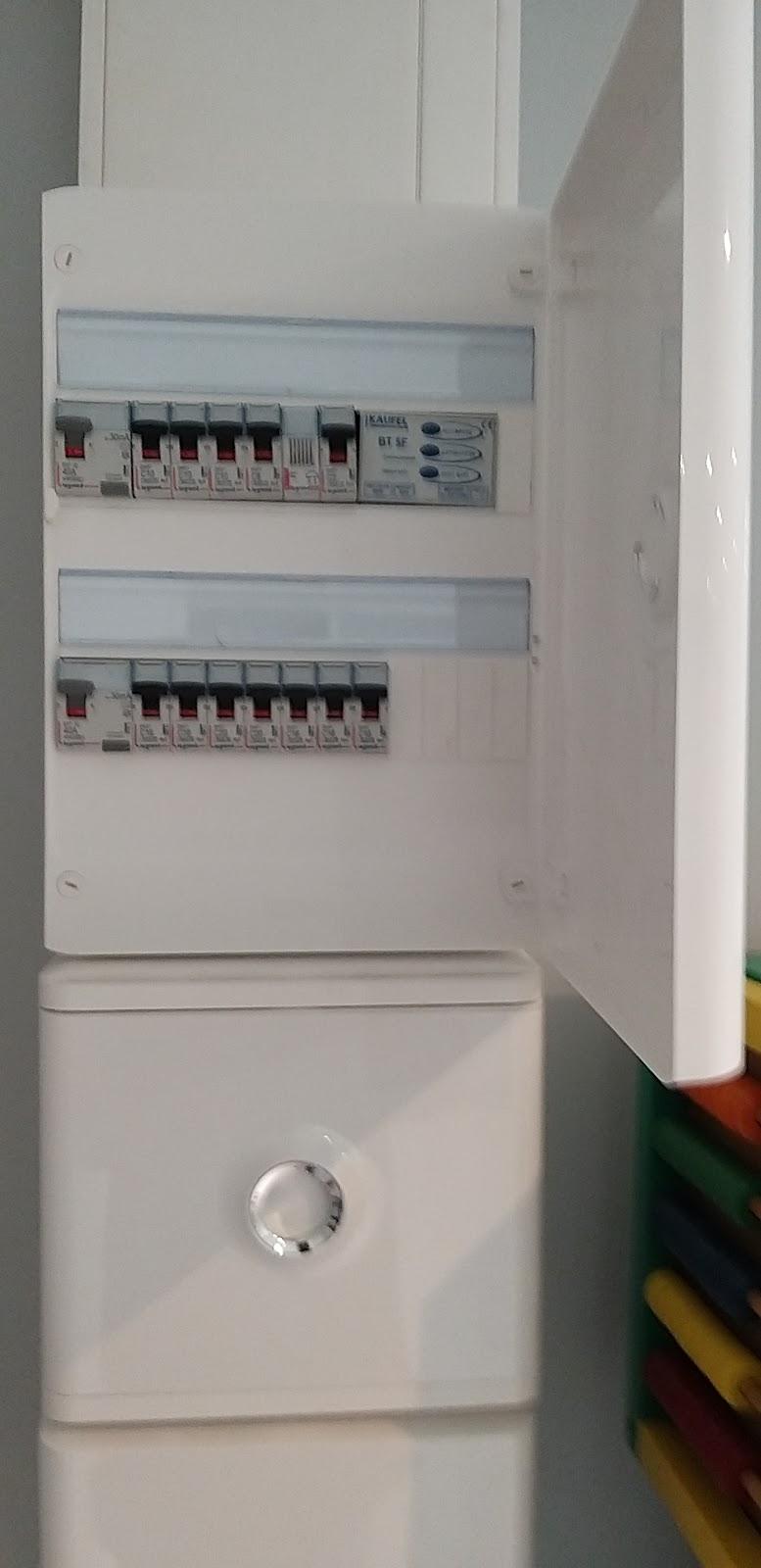 Electricien artisan multiservice et petits bricolages Thomas Barbaray