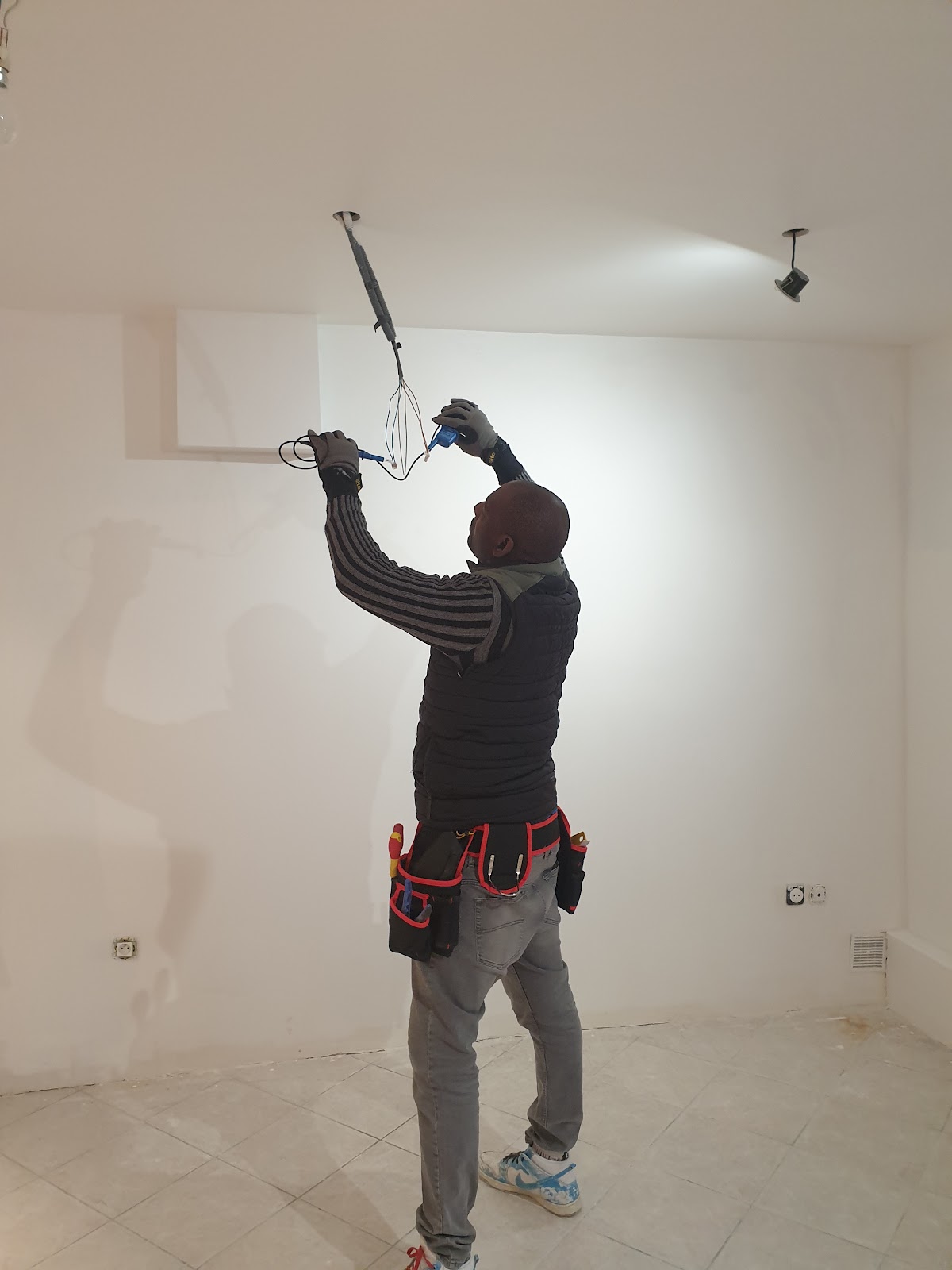 DOCELEC ELECTRICITE GENERAL