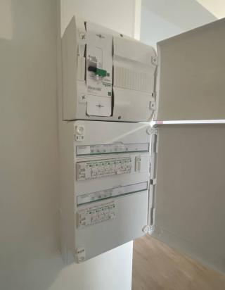 Electricien Courant Direct | Dépannage électrique | 24h/7j 0