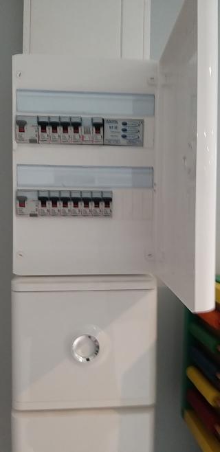 Electricien Electricien artisan multiservice et petits bricolages Thomas Barbaray 0