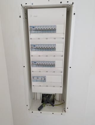 Electricien AVS électricité et climatisation 0