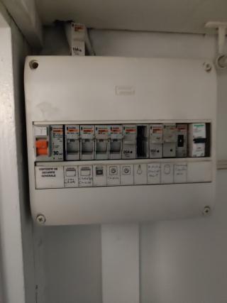 Electricien électricité M.E.S 0