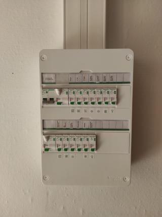 Electricien JR ELEC 04 2
