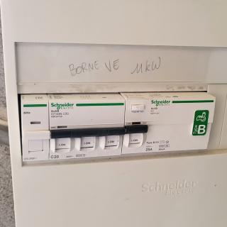 Electricien Julien THOMAS , JT ELEC & Services 0