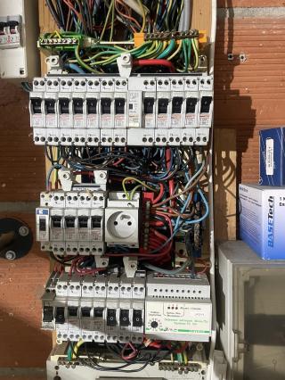 Electricien ÉLECTRICIEN PARIS CR BATIMENT PRO 0